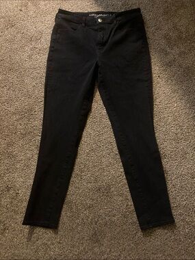 American Eagle Outfitters Black High-Rise Skinny Jeans - Sleek Fit